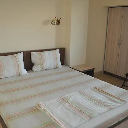 Raza - Locatie Centrala 3* 艾福雷诺德