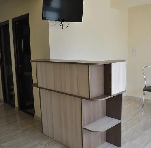 Raza - Locatie Centrala 데포리노드