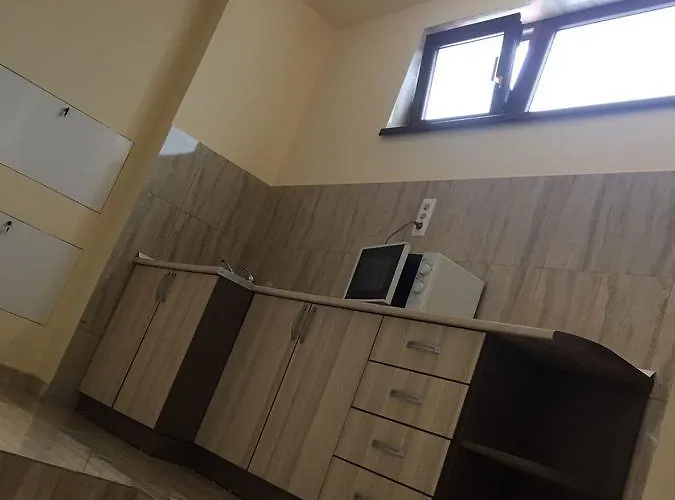 Raza - Locatie Centrala 3* 데포리노드